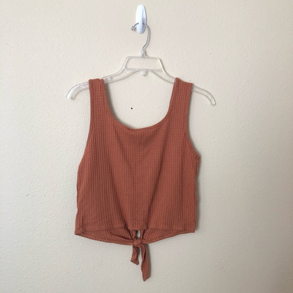 Caution to the Wind Front tie tank - Picture 2 of 3